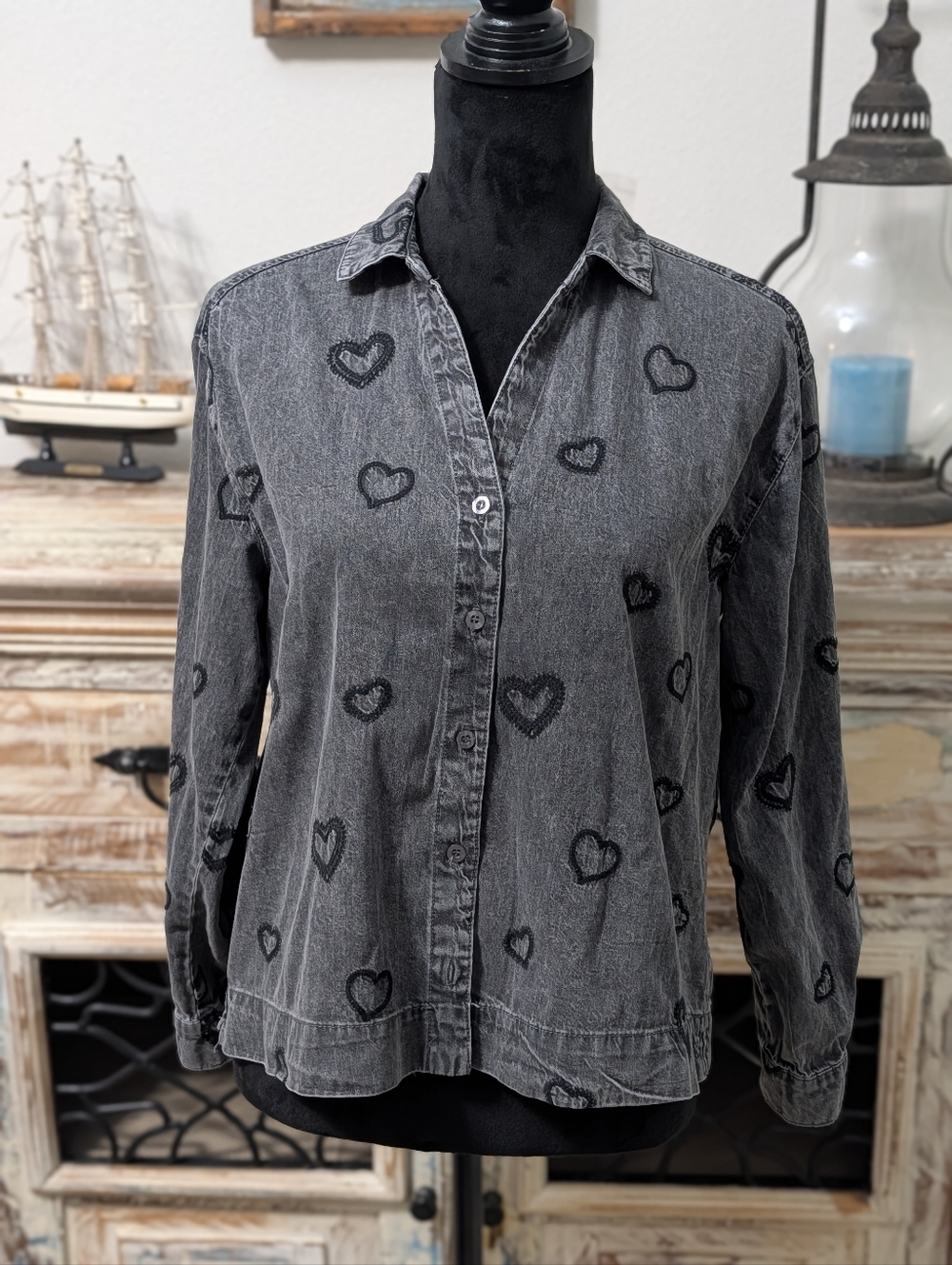 NWT Jane + Delancey Heart Embroidered Lightweight Denim Button Down Shirt Small